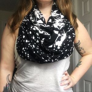 B+W Artsy Floral and Polka Dot INFINITY SCARF 🖤